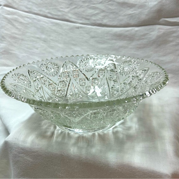 Imperial glass line 347 crystal large berry bowl with sawtooth edges. - Picture 1 of 5